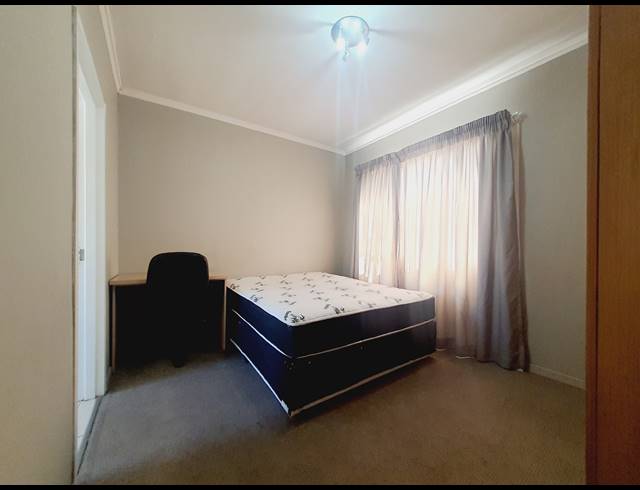 2 BEDROOM APARTMENT RENTED IN SUNNINGHILL